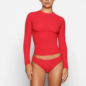Skims fits everybody long sleeve t shirt Ruby XXS